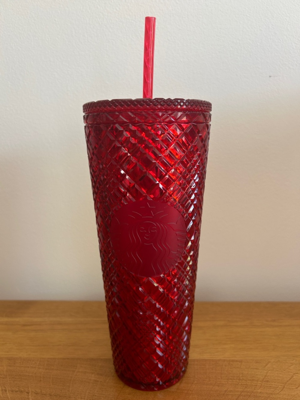 Starbucks Red Faceted Acrylic Tumbler with Matching Straw 24 ounce.